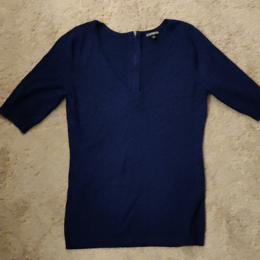 Express v neck